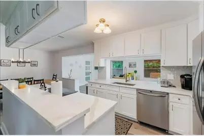 2521 NE 51st St, Lighthouse Point, FL 33064 - Photo 5