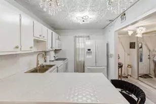 7950 NW 5th Ct, Margate, FL 33063 - Photo 9