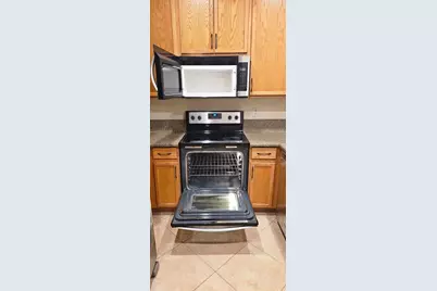 9073  Plymouth Pl, Unit #9073, Tamarac, FL 33321 - Photo 13