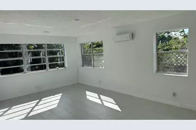 2745  Funston St, Hollywood, FL 33020 - Photo 5