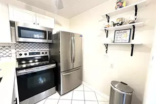 131 Oakridge J, Deerfield Beach, FL 33442 - Photo 9