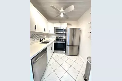 131  Oakridge J, Unit #131, Deerfield Beach, FL 33442 - Photo 7