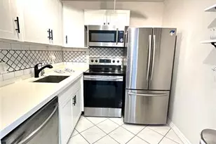 131 Oakridge J, Deerfield Beach, FL 33442 - Photo 7