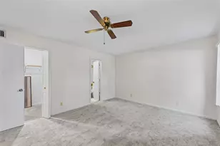 8400 Lagos De Campo Blvd, Tamarac, FL 33321 - Photo 15