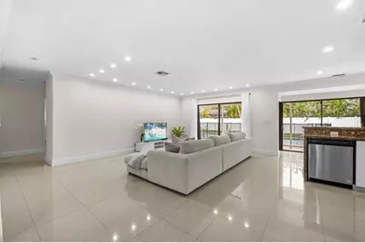 3411 N Park Rd, Hollywood, FL 33021 - Photo 9