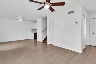 8911 NW 28th Dr, Coral Springs, FL 33065 - Photo 7