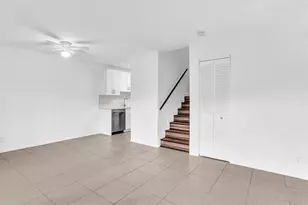 8911 NW 28th Dr, Coral Springs, FL 33065 - Photo 15