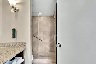 2670 E Sunrise Blvd, Fort Lauderdale, FL 33304 - Photo 25