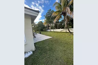 9095 SW 20th St, Miramar, FL 33025 - Photo 5