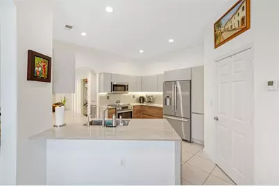 16778 NW 8th Street, Pembroke Pines, FL 33028 - Photo 9