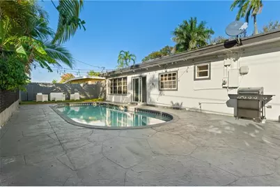 19340 NE 19 Av, North Miami Beach, FL 33179 - Photo 1