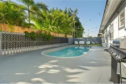 19340 NE 19 Av, North Miami Beach, FL 33179 - Photo 5