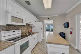 170 Cypress Club Dr, Pompano Beach, FL 33060 - Photo 37