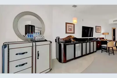 4391 Collins Avenue #1913, Miami Beach, FL 33140 - Photo 7