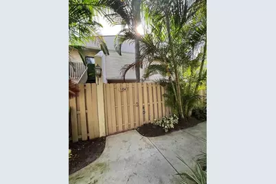 616 Executive Center Drive, West Palm Beach, FL 33401 - Photo 11