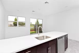 6937 Pines Cir, Coconut Creek, FL 33073 - Photo 9