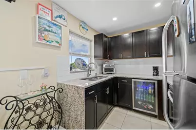 941  Crystal Lake Dr, Unit #403, Deerfield Beach, FL 33064 - Photo 3