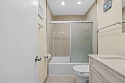 941  Crystal Lake Dr, Unit #403, Deerfield Beach, FL 33064 - Photo 13