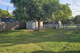 634 W 35th St, Hialeah, FL 33012 - Photo 5