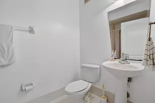 100 Jacaranda Country Club Dr, Plantation, FL 33324 - Photo 23