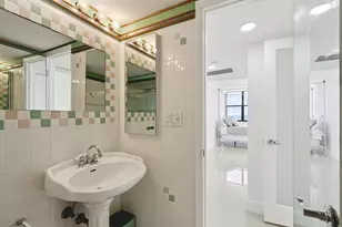 6450 Collins Ave, Miami Beach, FL 33141 - Photo 31