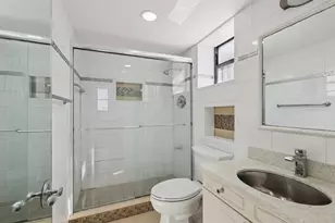 6450 Collins Ave, Miami Beach, FL 33141 - Photo 21