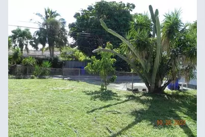 819 N Highland Dr, Hollywood, FL 33021 - Photo 13