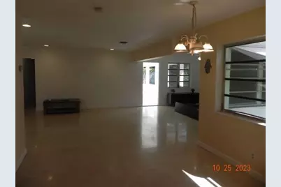 819 N Highland Dr, Hollywood, FL 33021 - Photo 9