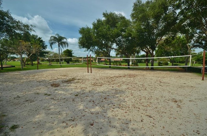 11110 Minneapolis Dr, Hollywood FL 33026-4941 exterior