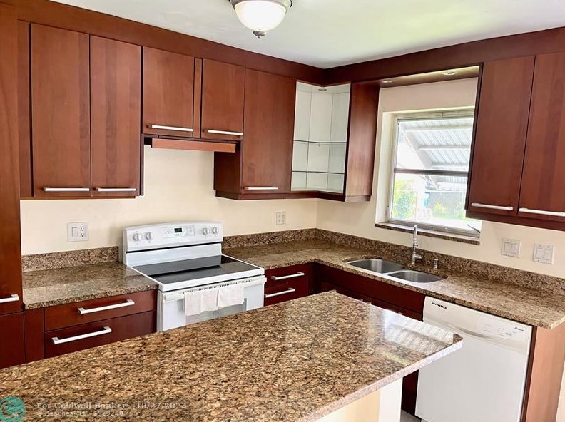 1411 79th Way, Hollywood FL  33024-5139 exterior