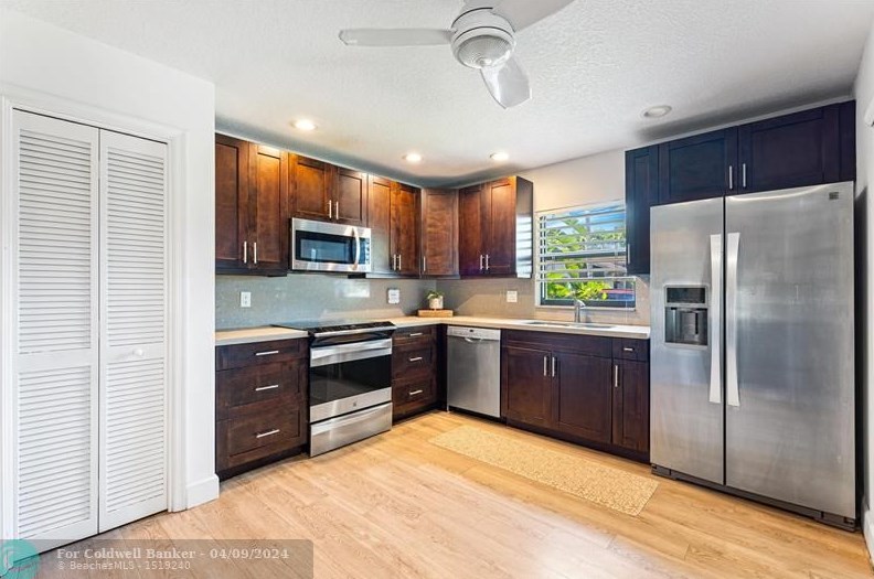 8979 Old Pine Way, Boca Raton FL  33433-3153 exterior