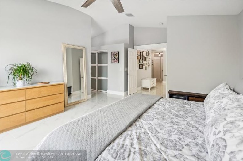 952 191 Ave, Hollywood FL 33029-5373 exterior