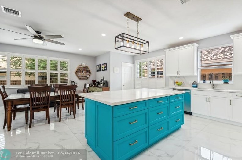 952 191 Ave, Hollywood FL 33029-5373 exterior