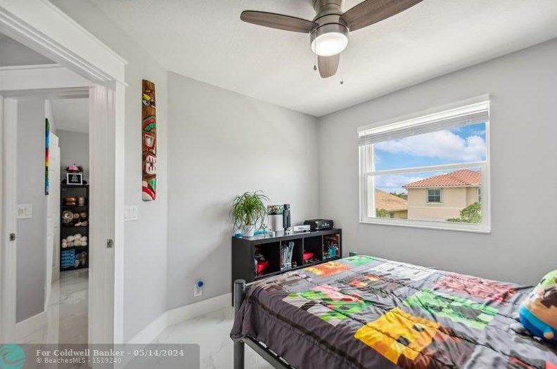 952 191 Ave, Hollywood FL 33029-5373 exterior