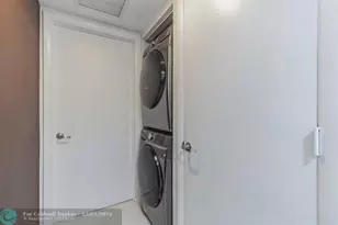 475 Brickell Ave, Miami, FL 33131 - Photo 27