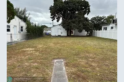 2236  Taft St, Hollywood, FL 33020 - Photo 1