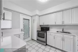 6100 S Falls Cir Dr, Lauderhill, FL 33319 - Photo 5