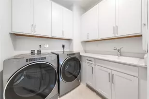 2652 NW 87th Ter, Pembroke Pines, FL 33024 - Photo 11