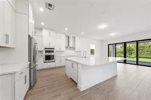 2652 NW 87th Ter, Pembroke Pines, FL 33024 - Photo 5