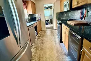 6592 Patricia Dr, West Palm Beach, FL 33413 - Photo 7