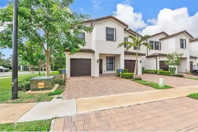 15987 SW 2nd Place, Pembroke Pines, FL 33027 - Photo 3