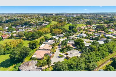 4803  Queen Palm Ln, Tamarac, FL 33319 - Photo 41