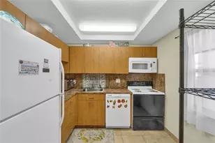 1015 Country Club Dr, Margate, FL 33063 - Photo 7