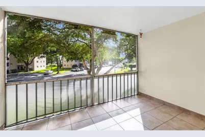 1015  Country Club Dr, Unit #203, Margate, FL 33063 - Photo 11