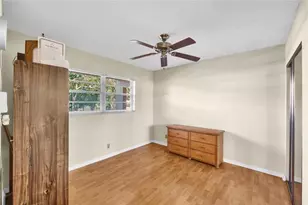 1015 Country Club Dr, Margate, FL 33063 - Photo 9