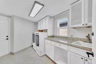 2100 Manatee Dr, Fort Lauderdale, FL 33316 - Photo 21