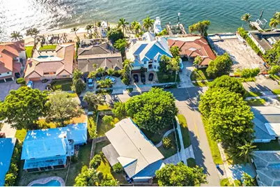 2100  Manatee Dr, Fort Lauderdale, FL 33316 - Photo 5