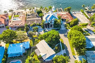 2100 Manatee Dr, Fort Lauderdale, FL 33316 - Photo 5