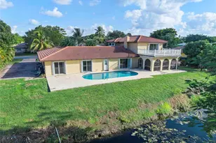 9030 NW 32nd St, Coral Springs, FL 33065 - Photo 13