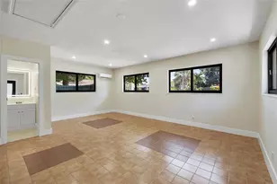 617 NE 38th St, Oakland Park, FL 33334 - Photo 21